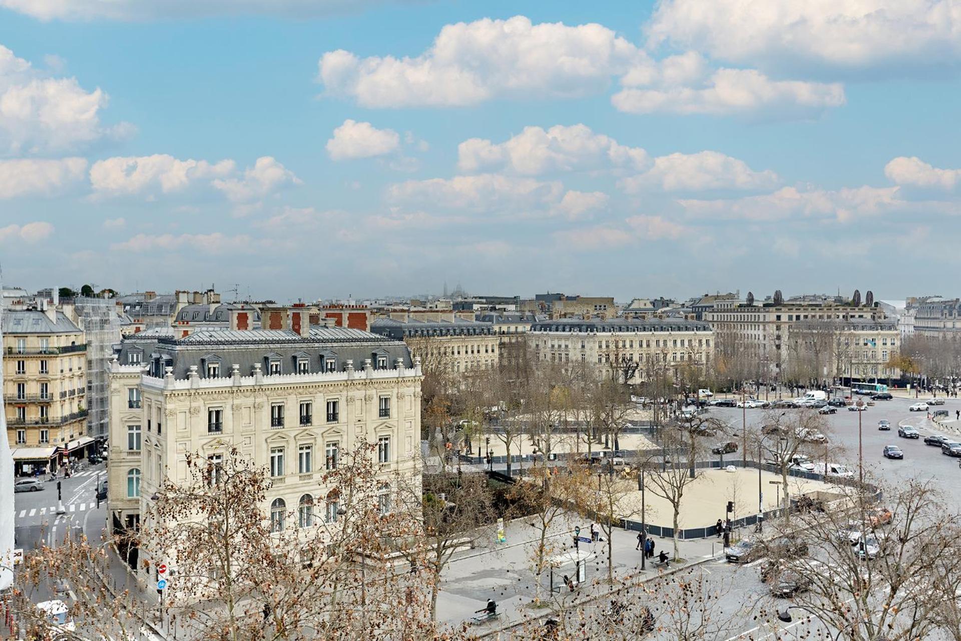Arc De Triomphe By Prestige
