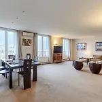 Apartment Arc De Triomphe By Studio Prestige